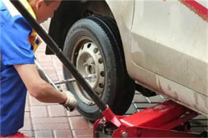 雨城区附近拖车24小时服务热线电话