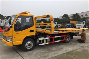 雨城区哪里有拖车服务