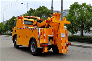 雨城区高速路拖车费